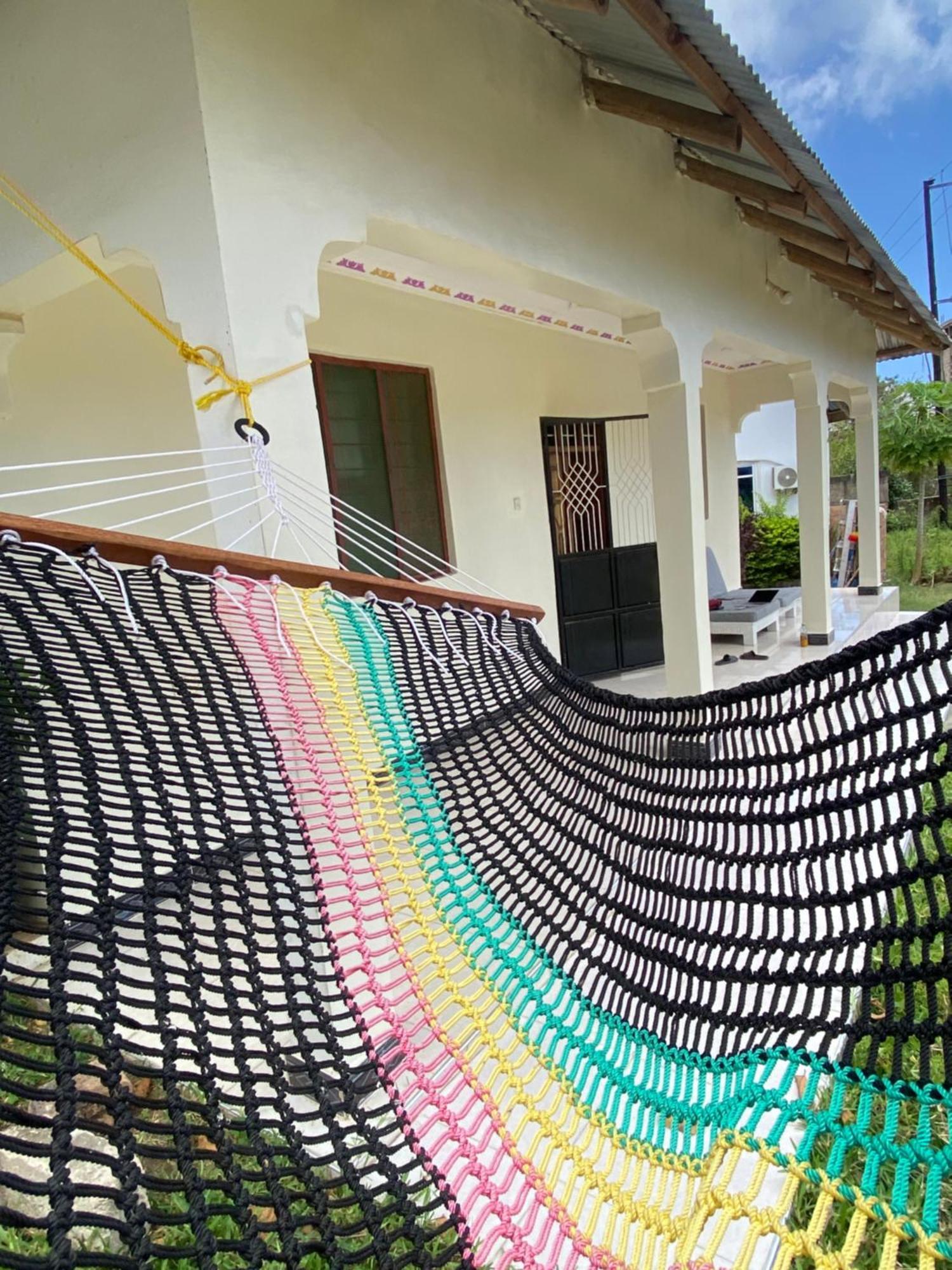 Falcon House Kendwa Bed & Breakfast Exterior photo